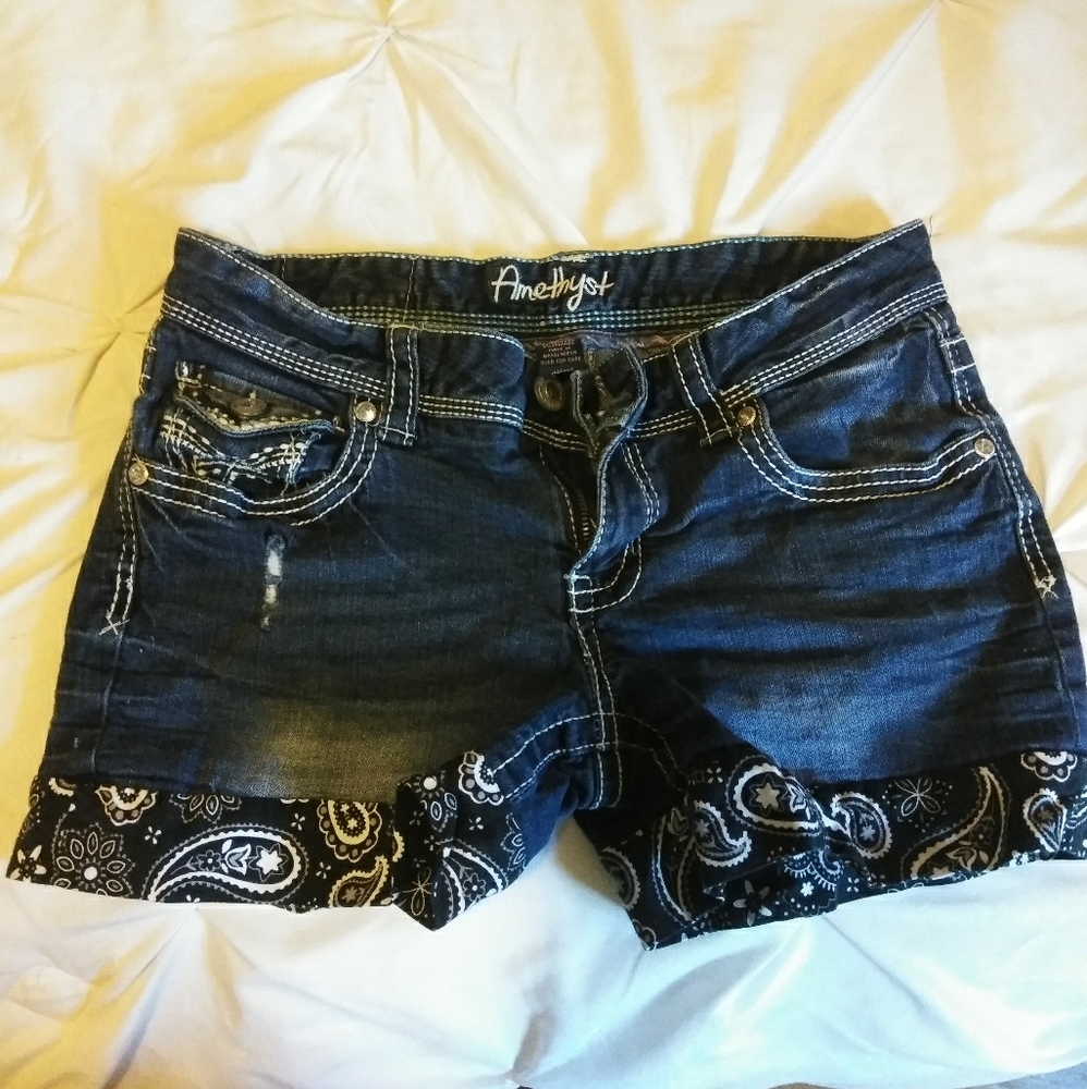 Amethyst jean shorts